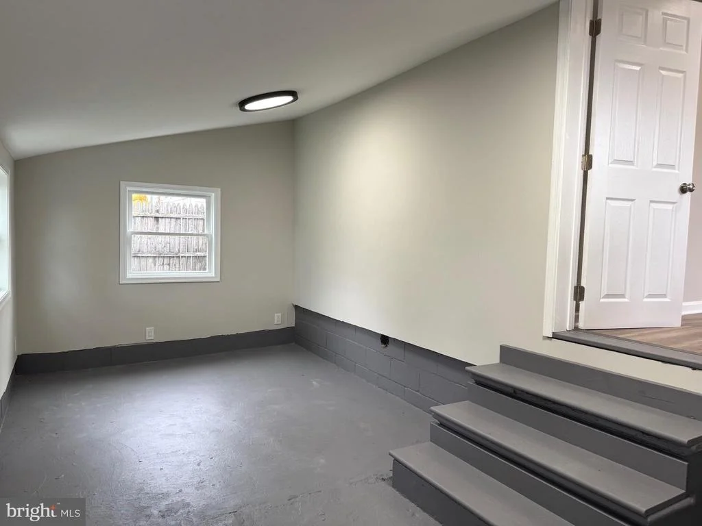 Photo of 7 CENTRE AVENUE
