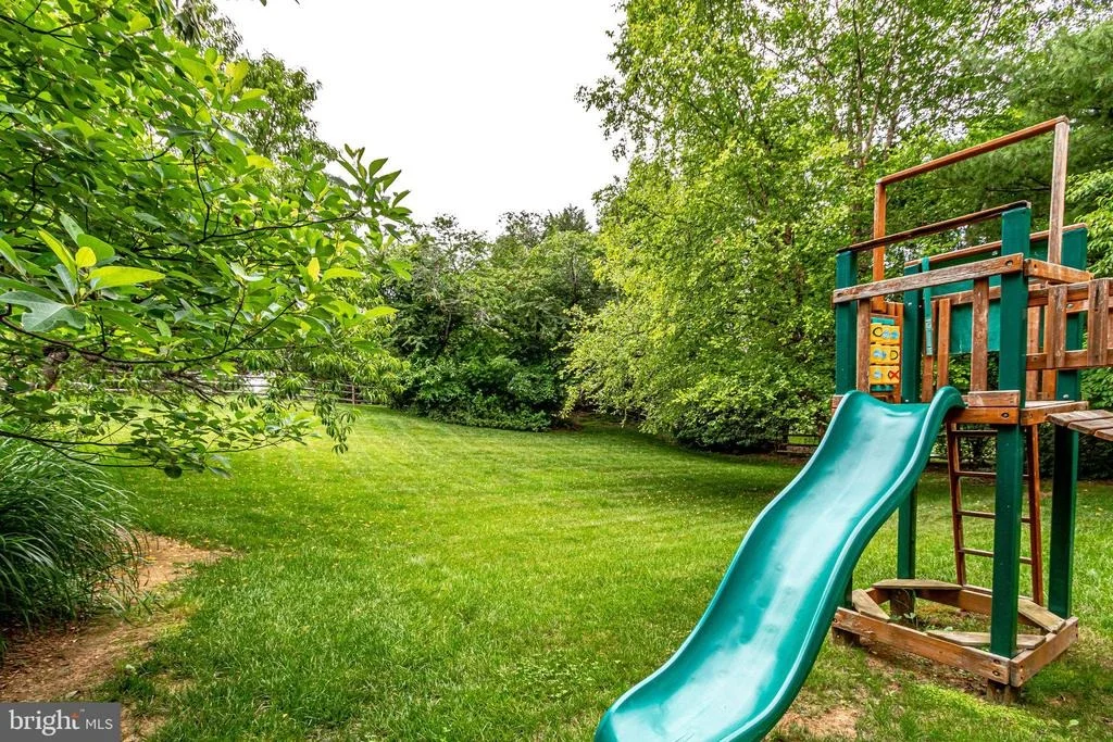 Photo of 1399 PARK LAKE DRIVE