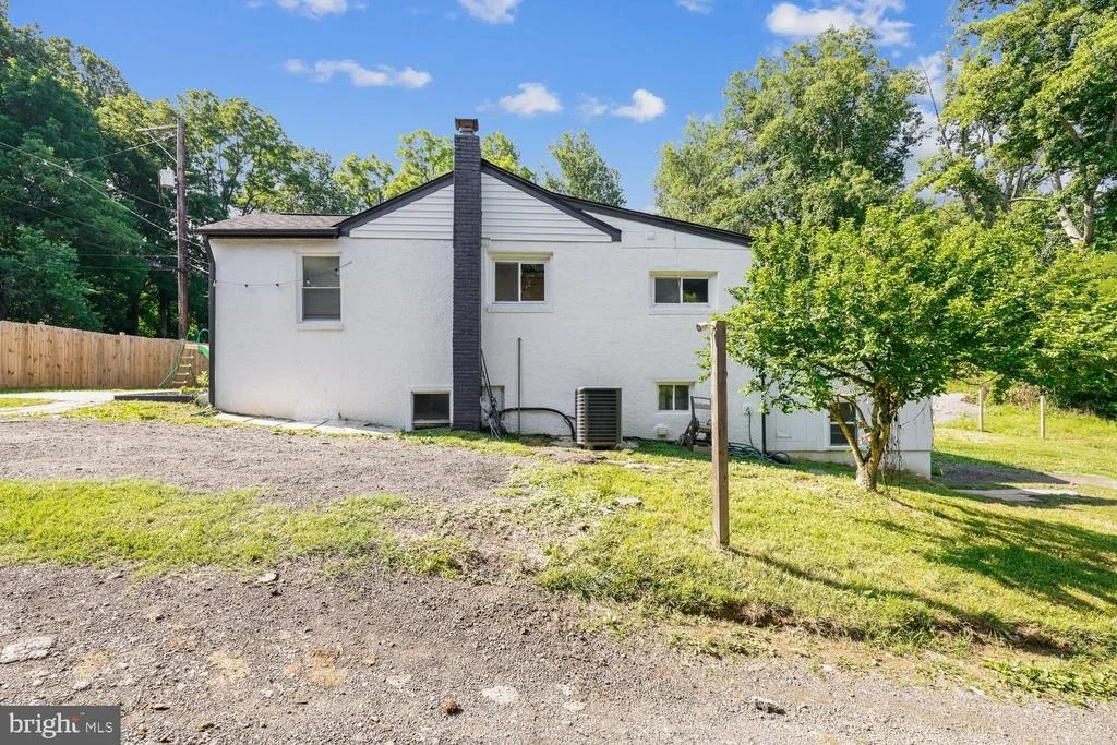 Photo of 19104 CHANDLEE MILL ROAD