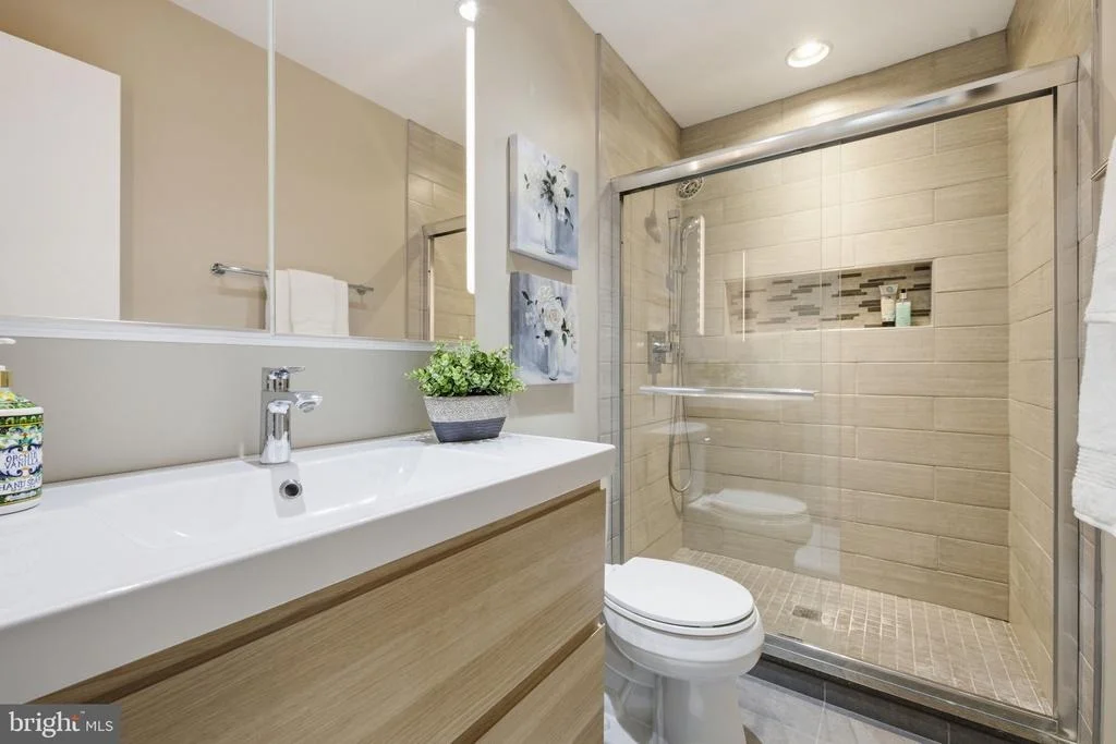Photo of 7371 CROWN LANE