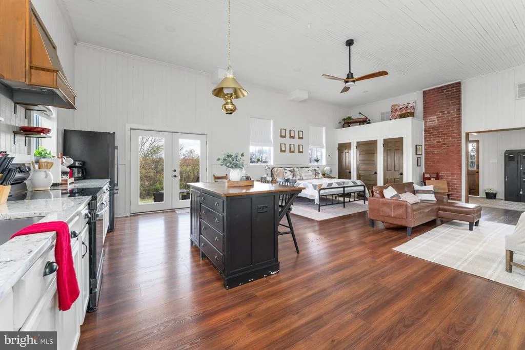 Photo of 1098 REYNOLDS ROAD