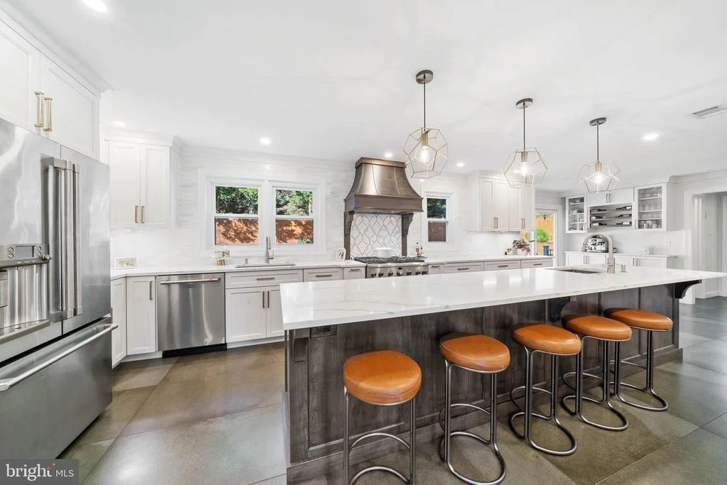 Photo of 15304 WATERGATE ROAD