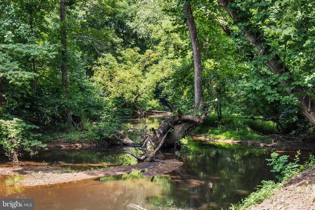Photo of 362 DELL PERKINS ROAD