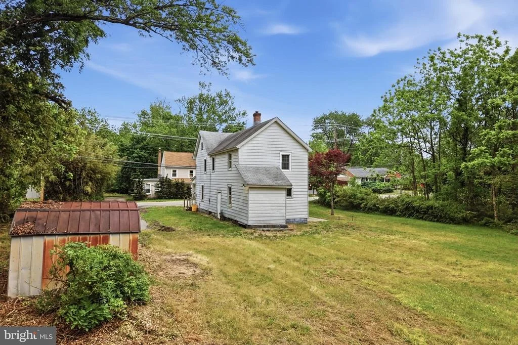Photo of 523 HAY ROAD