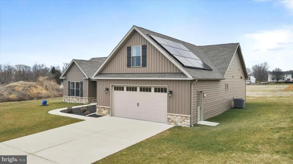 Photo of 41 SMITH CIRCLE