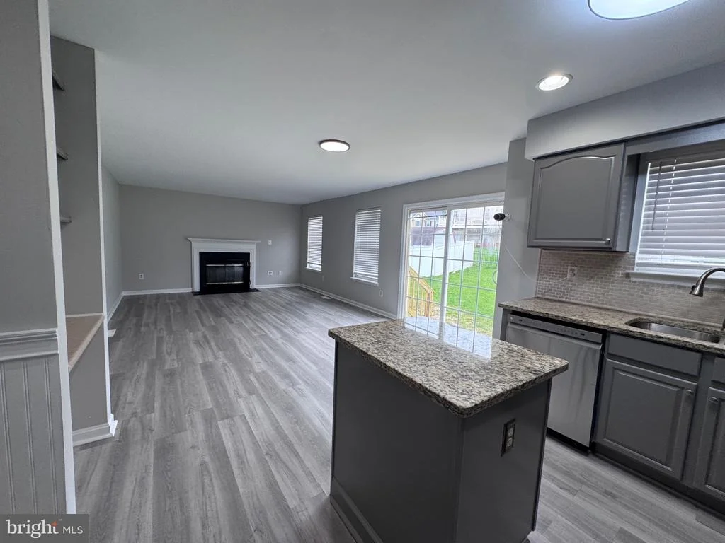 Photo of 911 GLOUSTER CIRCLE