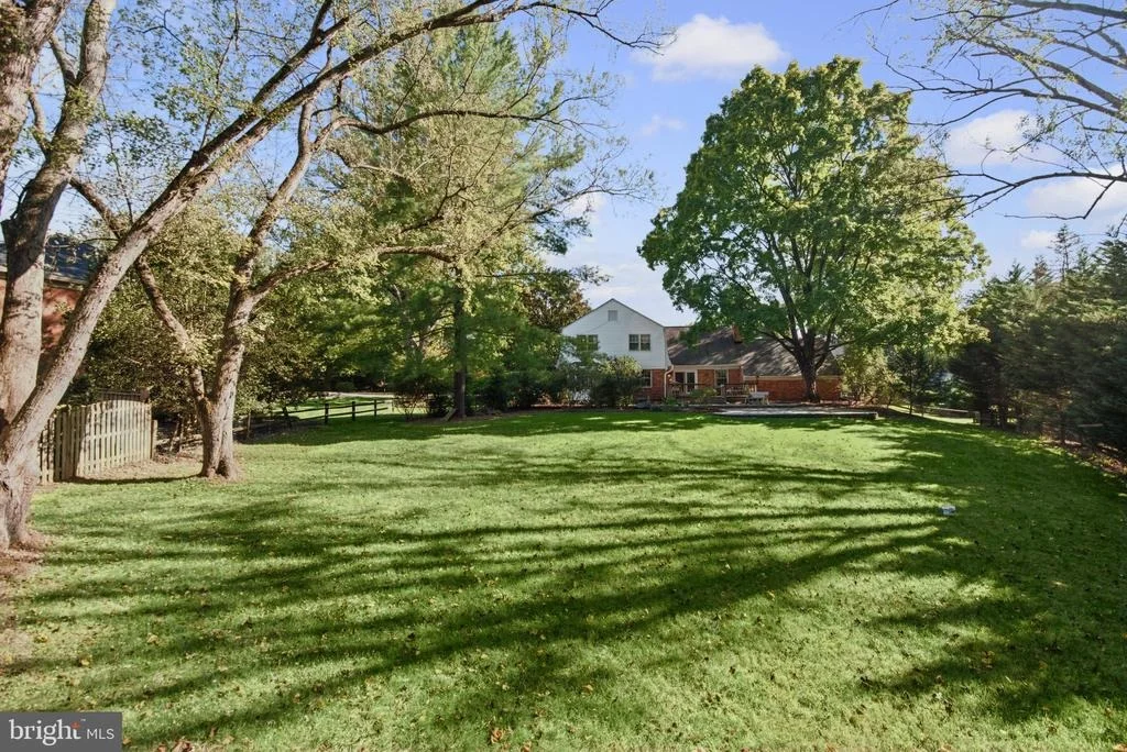 Photo of 9813 BROOKFORD ROAD