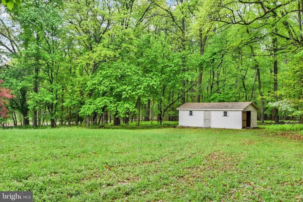 Photo of 1985 FREELAND ROAD