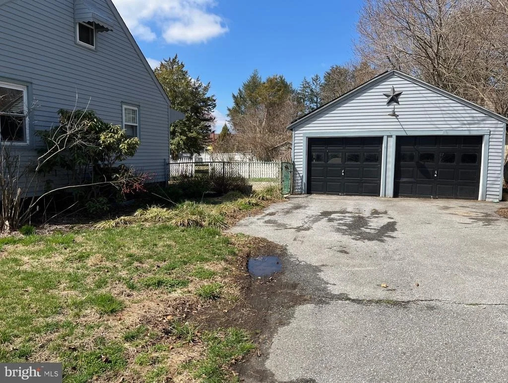 Photo of 1079 KINGS HIGHWAY