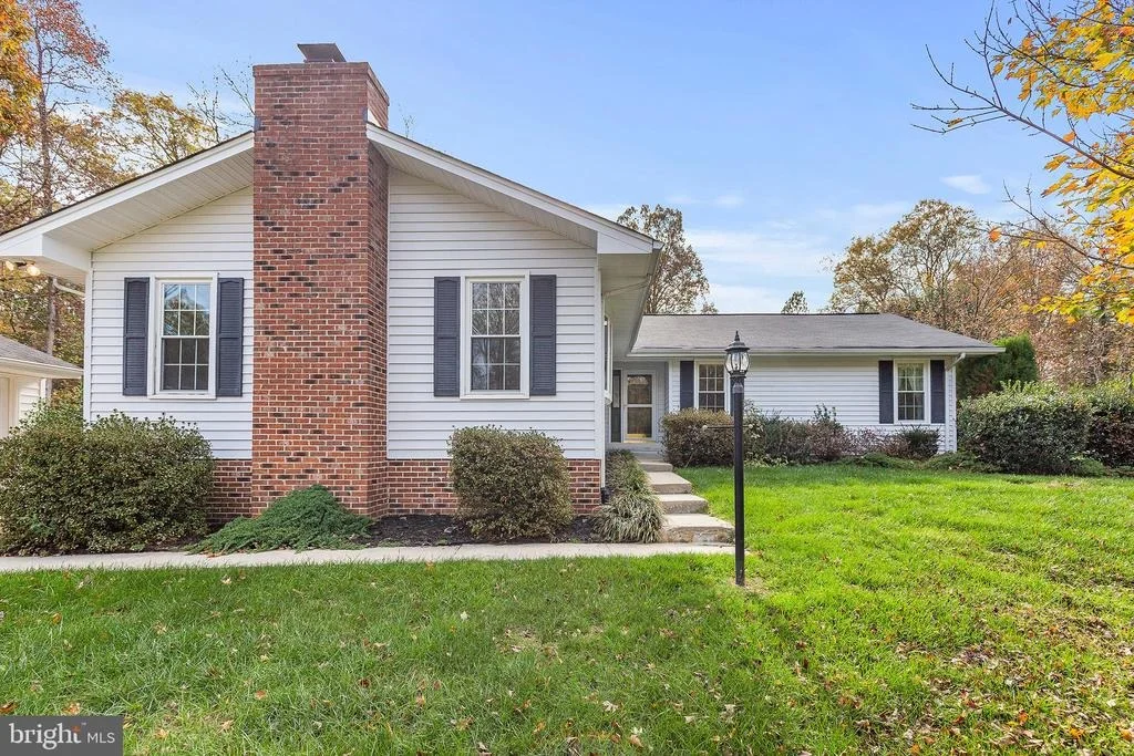 Photo of 1386 REDWOOD CIRCLE