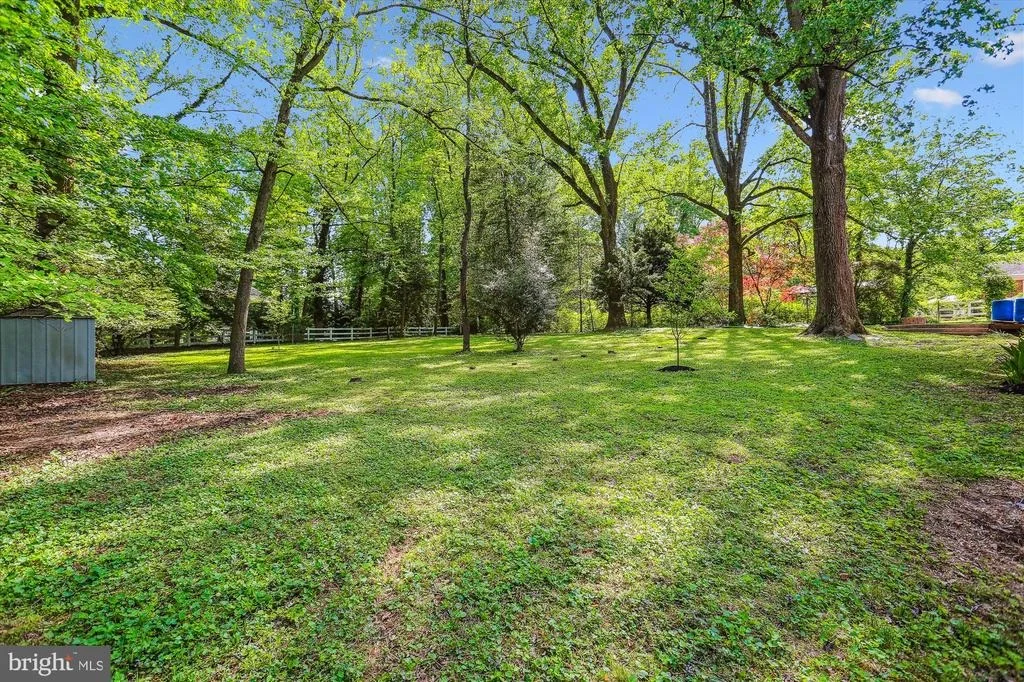 Photo of 813 MIDLAND ROAD
