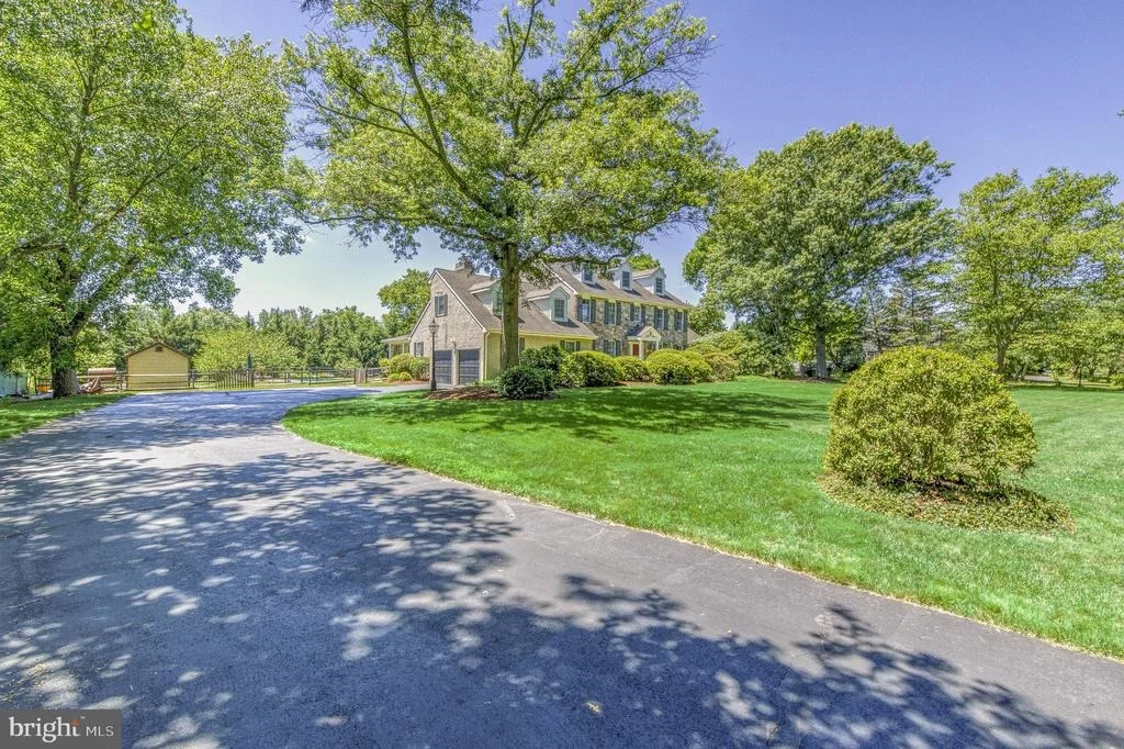 Photo of 24 MEADOW LANE