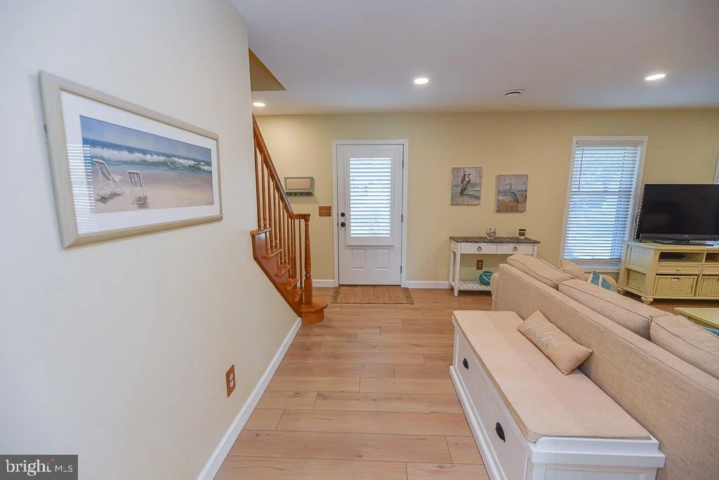 Photo of 956 LAKE VIEW DRIVE