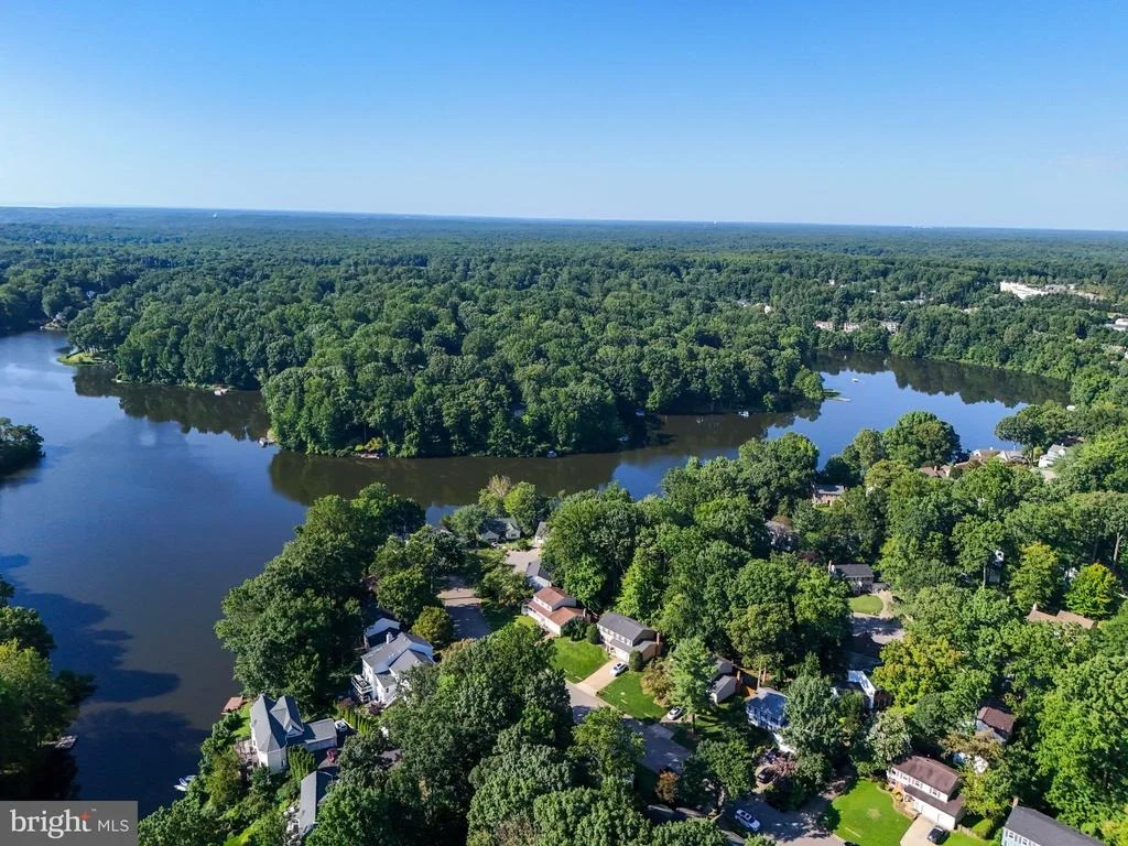 Photo of 15198 HOLLEYSIDE DRIVE