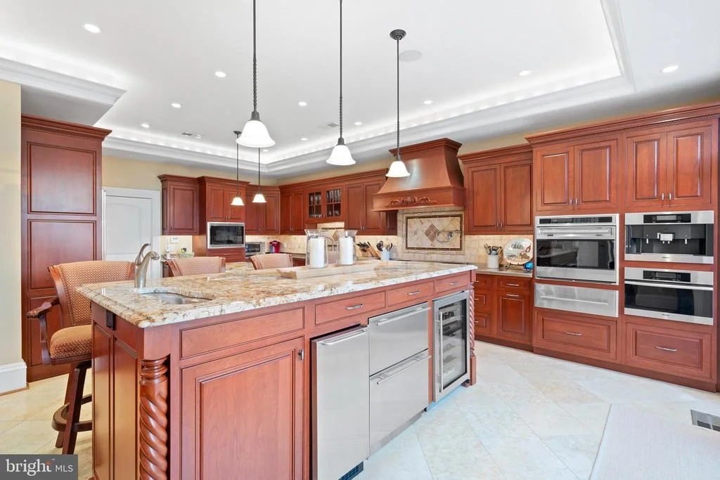 Photo of 206 HARBOR DRIVE