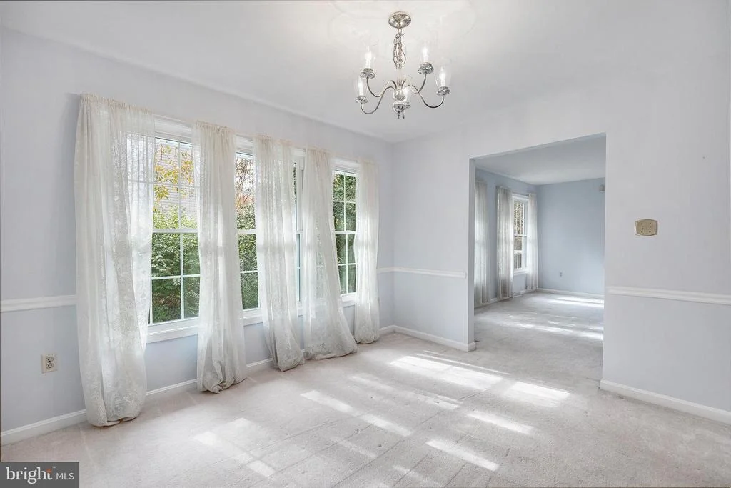 Photo of 1386 REDWOOD CIRCLE