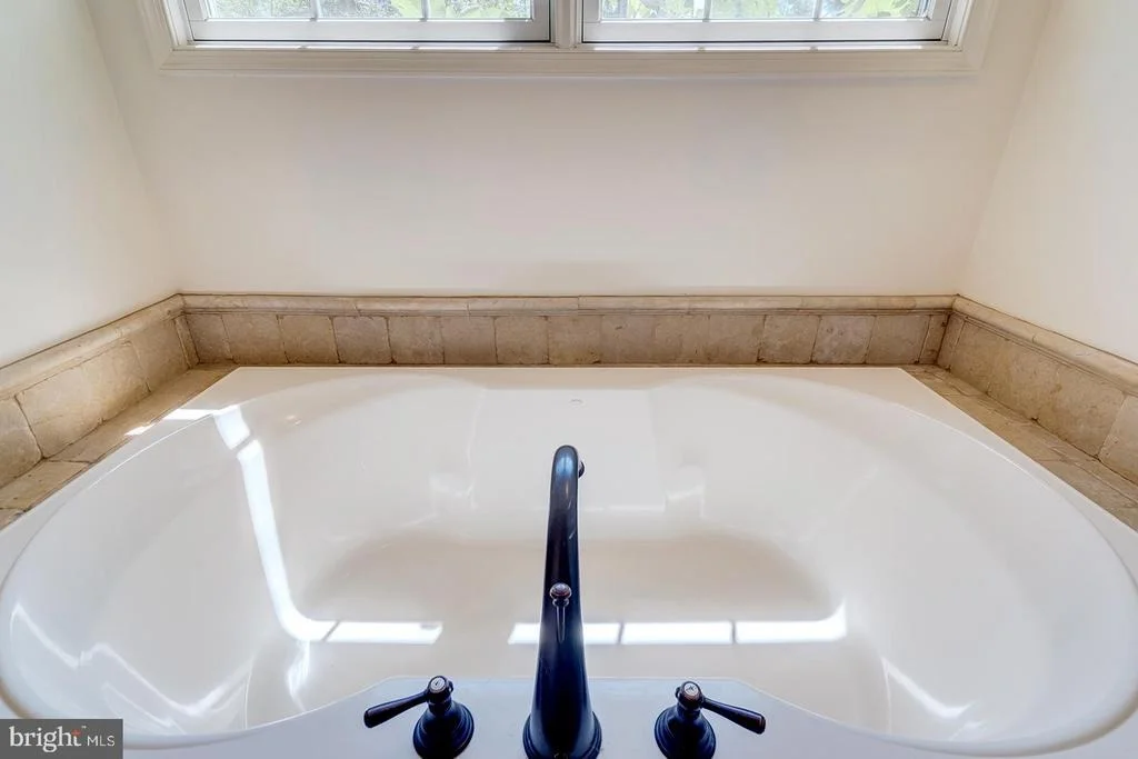 Photo of 142 W SHORE DRIVE