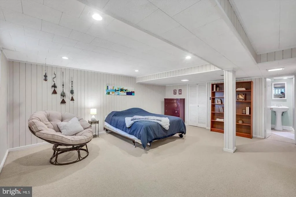 Photo of 1004 DENNIS AVENUE