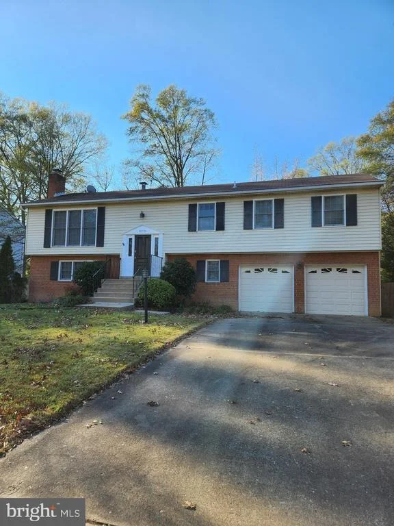 Photo of 8230 RIVERSIDE ROAD