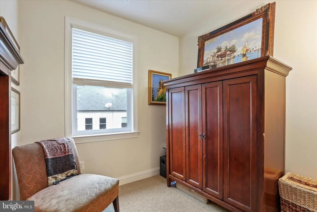 Photo of 20 MAXWELL SQUARE