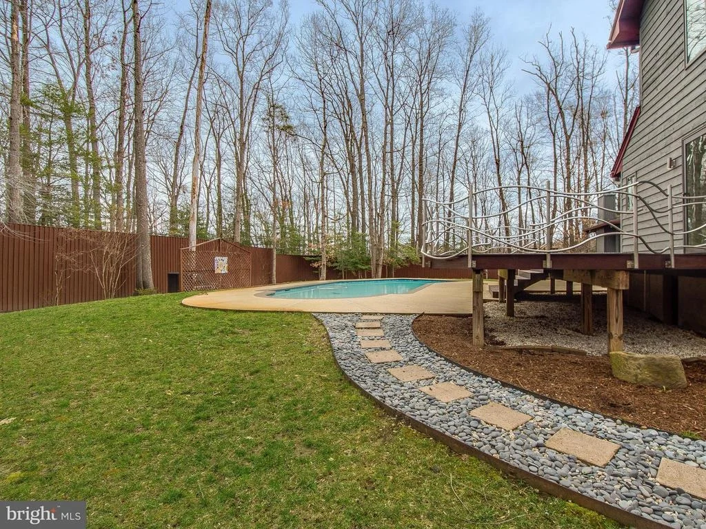Photo of 770 EASTERN POINT ROAD