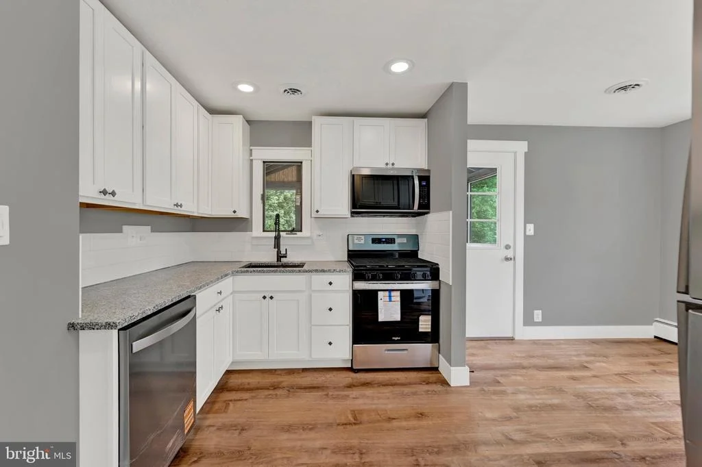 Photo of 634 LONGVIEW