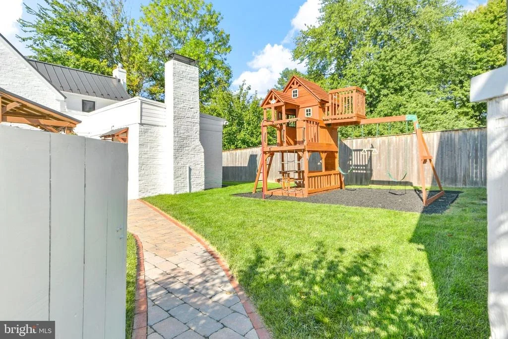 Photo of 1101 ROSEMONT AVENUE