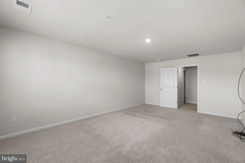 Photo of 2070 POMONA WAY