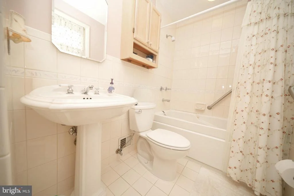 Photo of 1205 SPOTSWOOD DRIVE