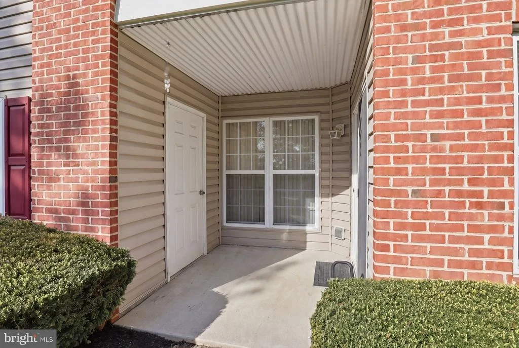 Photo of Unit 1B at 3840 NORMANDY DRIVE