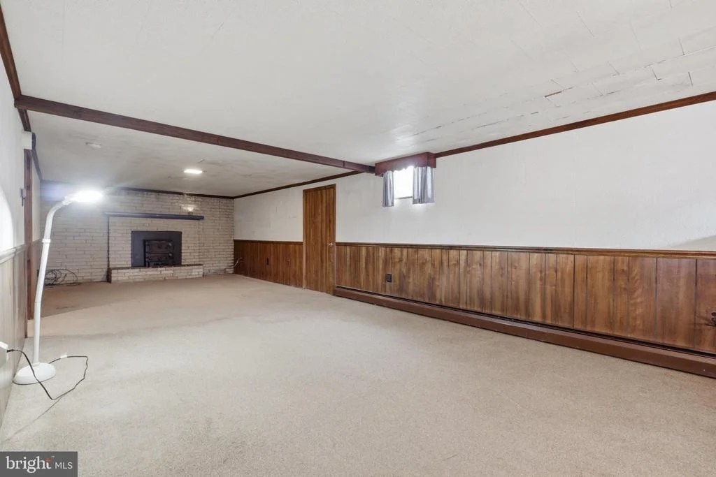 Photo of 5893 AMBAU ROAD