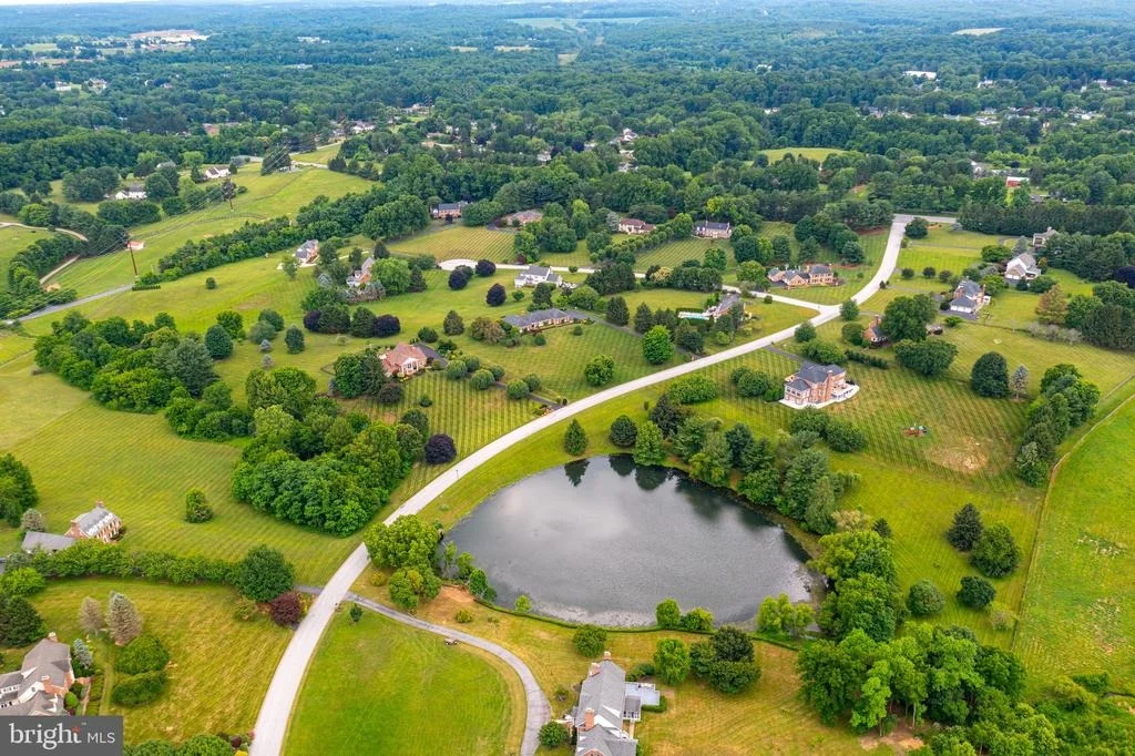 Photo of 2300 KINGS ARMS DRIVE