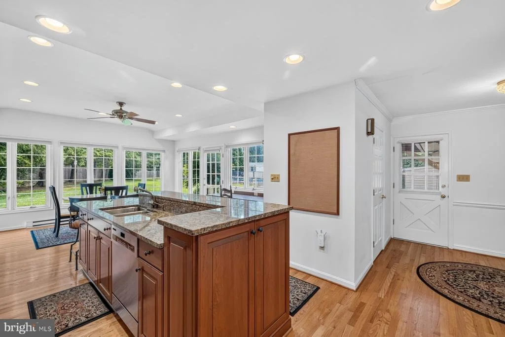 Photo of 6916 SUMMERSWOOD DRIVE