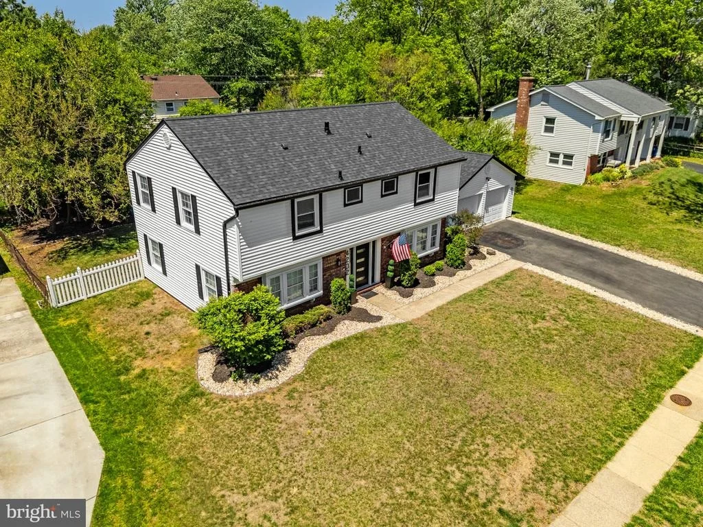 Photo of 4202 MINSTRELL LANE