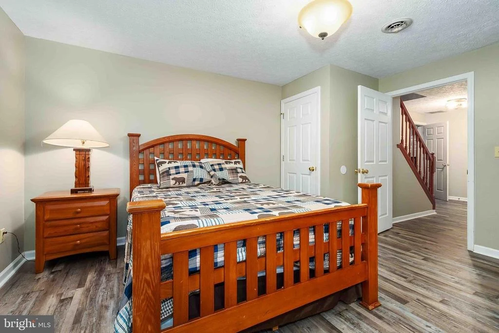Photo of 305 LAKE POINTE DRIVE