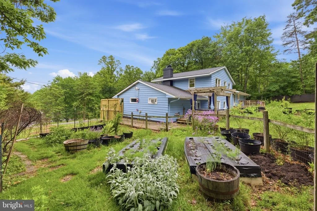 Photo of 7338 STUART CIRCLE