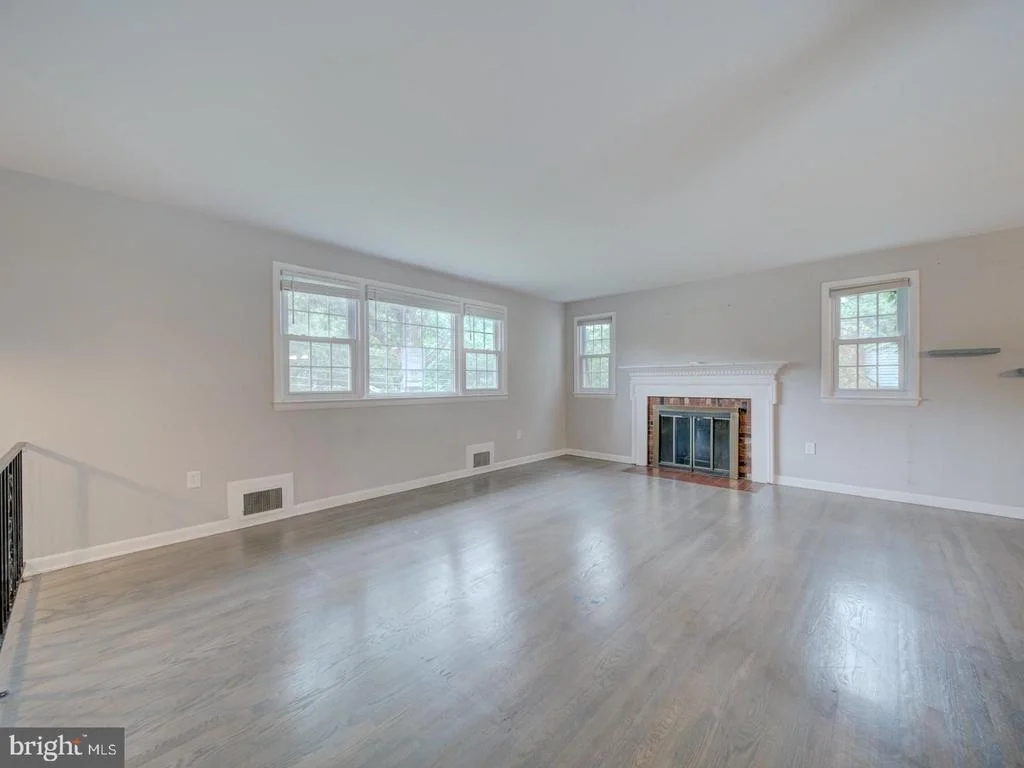 Photo of 4837 RANDOLPH DRIVE