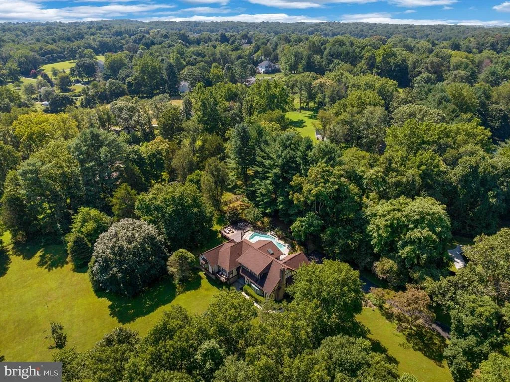 Photo of 8000 EXODUS DRIVE