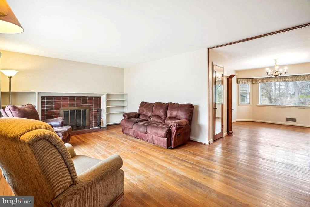 Photo of 5906 PARKWAY DRIVE