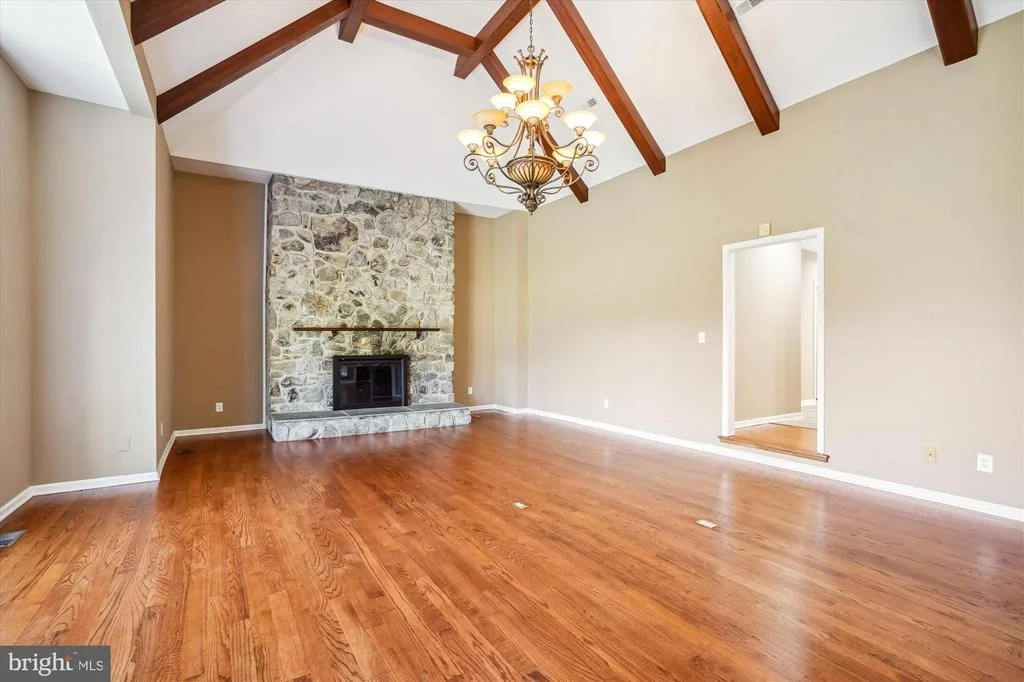 Photo of 18604 WILLOW OAK DRIVE