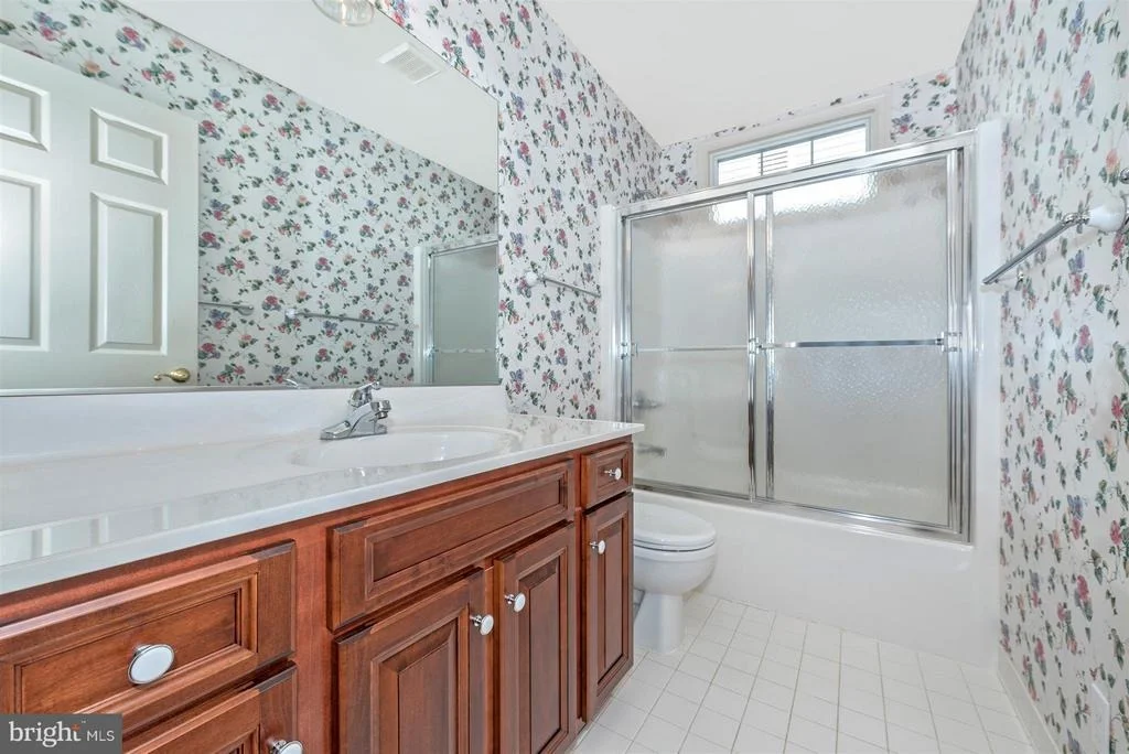 Photo of 1015 BEXHILL DRIVE