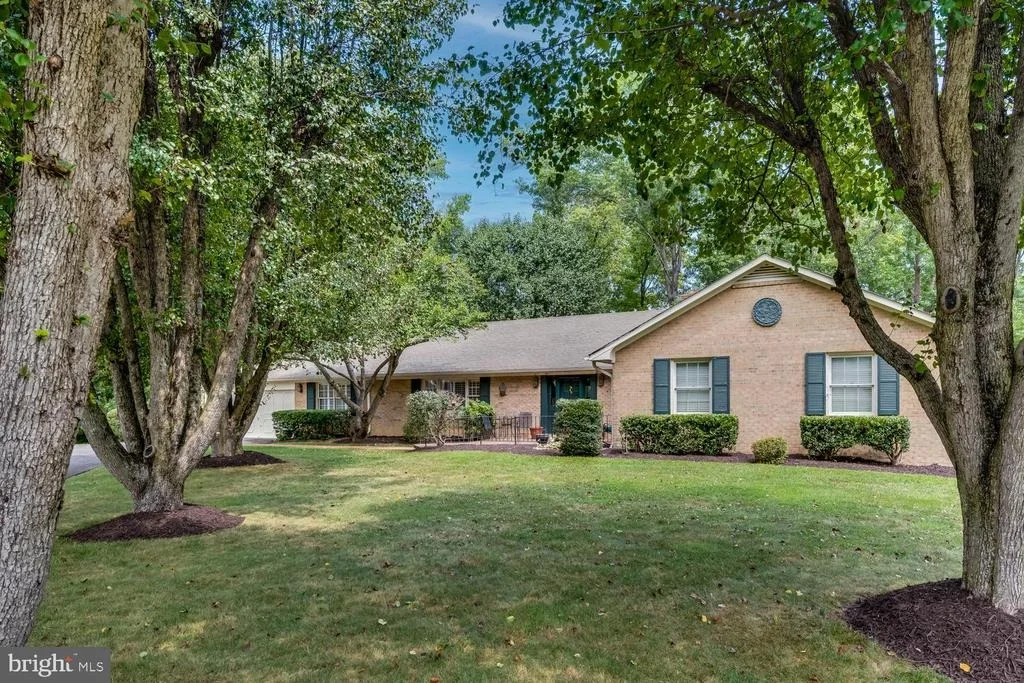 Photo of 9344 MOUNT VERNON CIRCLE