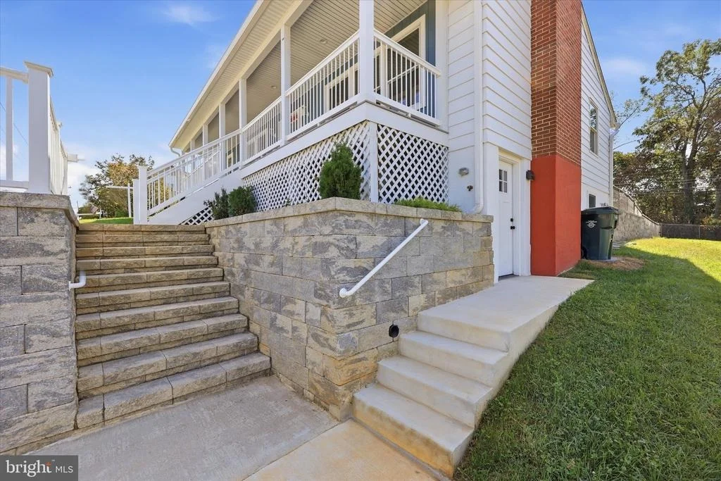 Photo of 403 W WILSON BOULEVARD
