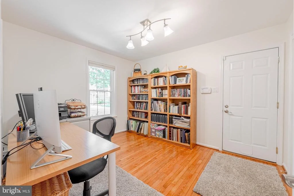 Photo of 10922 SHADOW LANE
