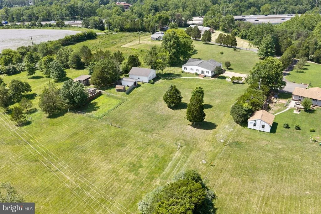 Photo of 14917 COMPTON ROAD