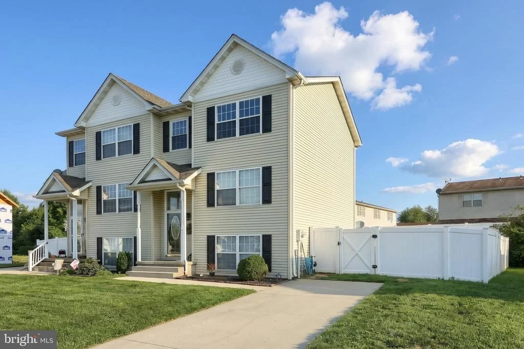 Photo of 24 SQUIRE CIRCLE