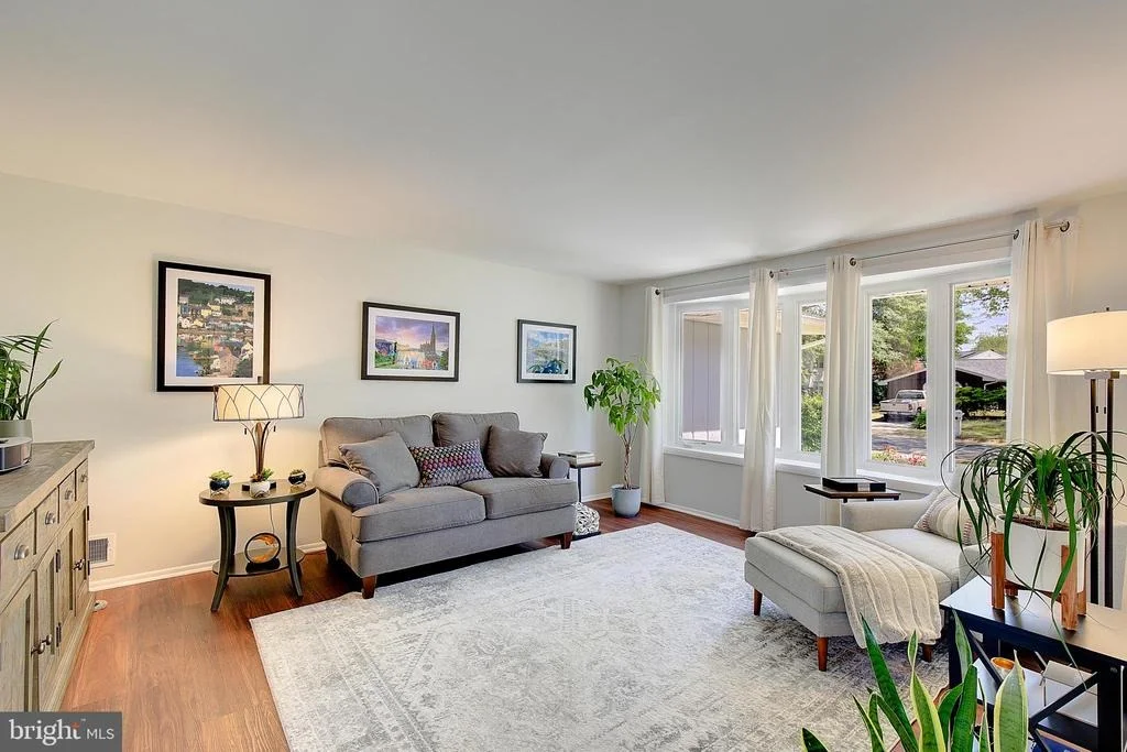 Photo of 5304 DORIS DRIVE