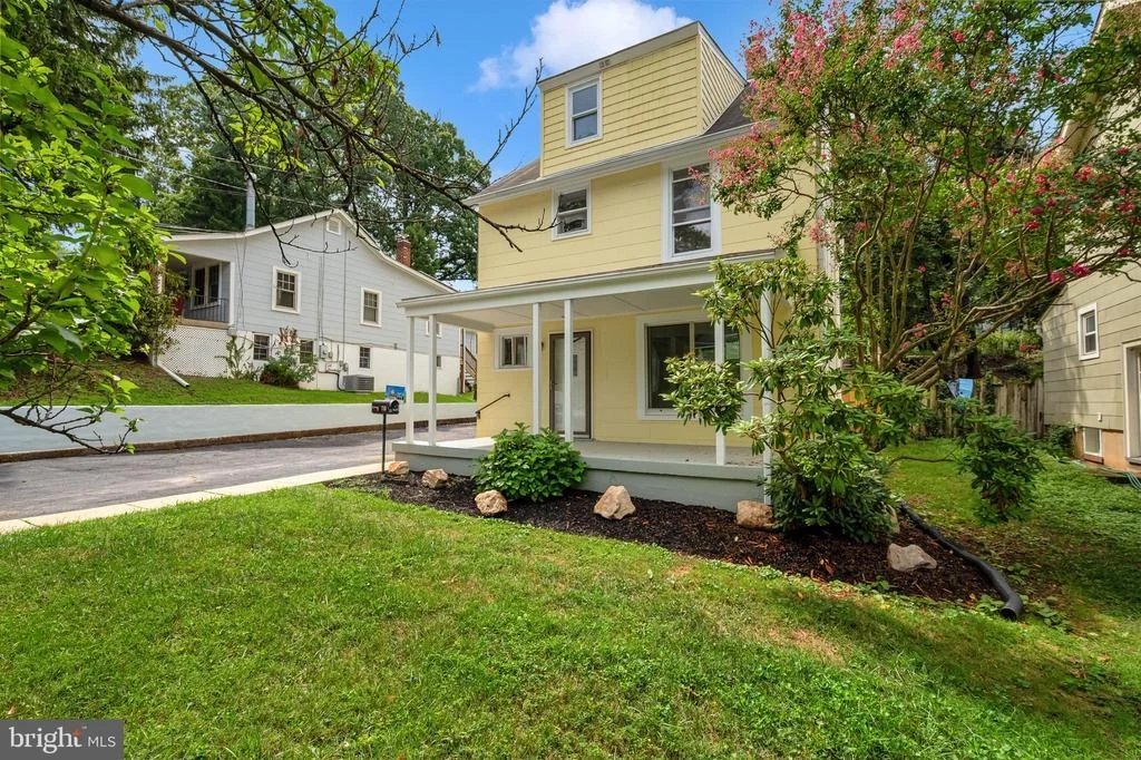 Photo of 710 SILVER SPRING AVENUE
