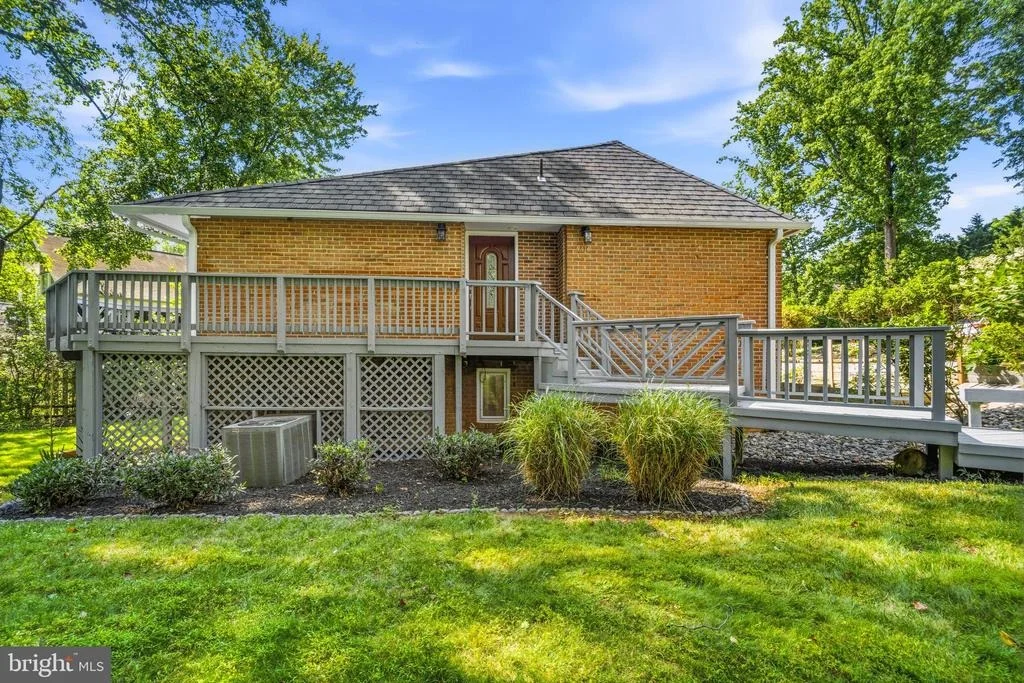 Photo of 9416 HOLBROOK LANE