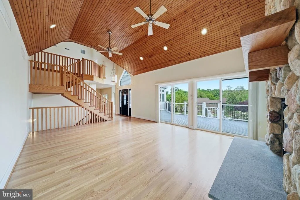 Photo of 160 CLIFFVIEW DRIVE